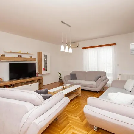 Stunning In Poljica Imotska With Kitchen * Margete