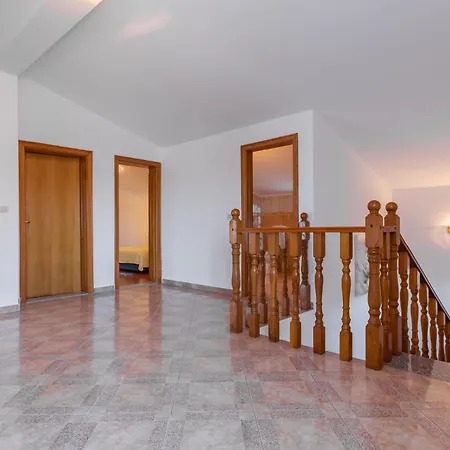 Stunning In Poljica Imotska With Kitchen